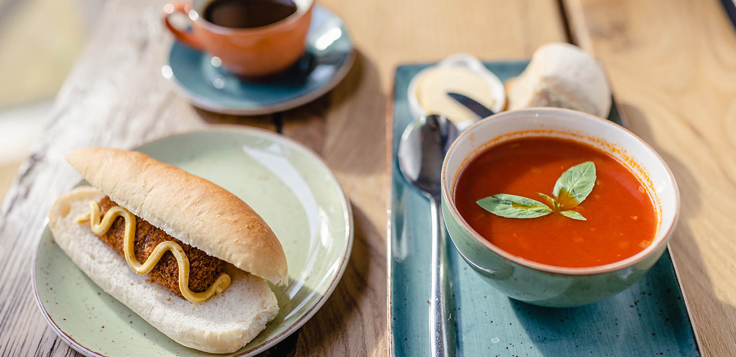 Koffietafel en condoleanceruimte crematorium `t laar